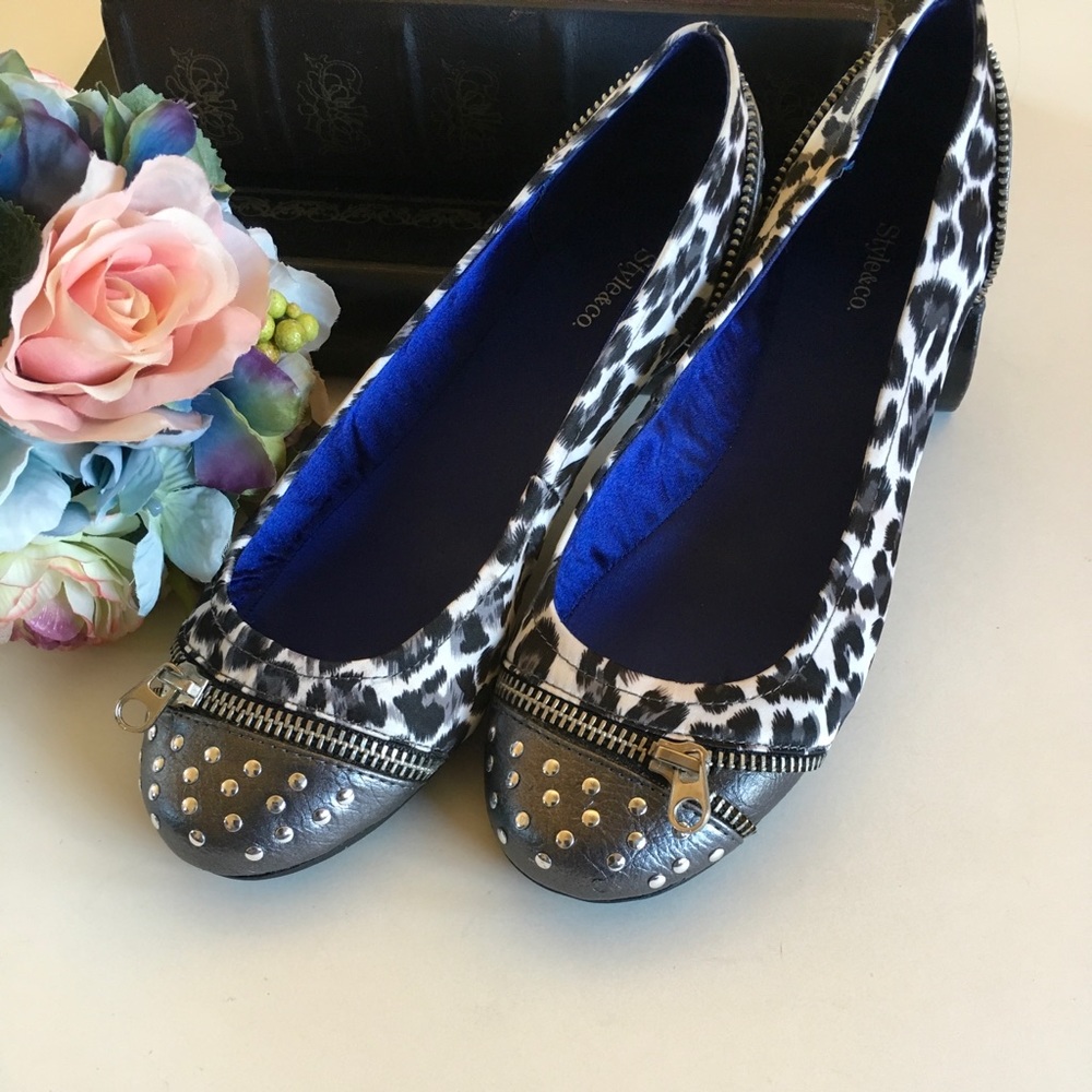 Style & Co Animal Print Flats 5.5M